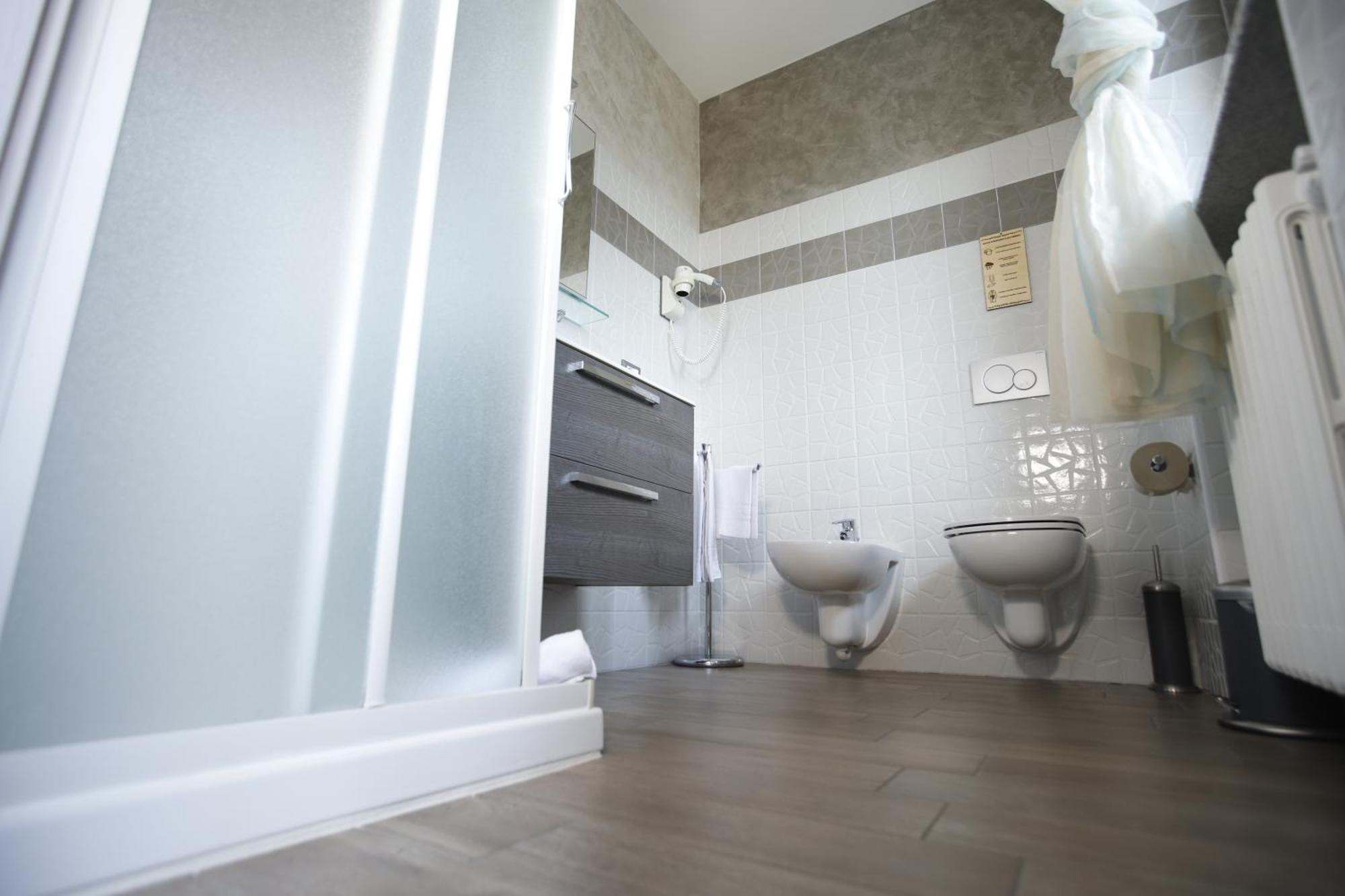 Rocche Di Montexelo - Green Key Apartments & Spa Monticello d'Alba الغرفة الصورة